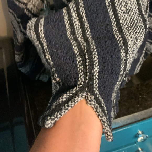 Hoodie XL BLUE AND GREY.  No tags.  Material unknown but warm. - Picture 4 of 7